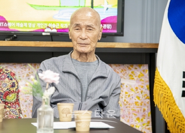 제34회 이승근 Art Story 앙데팡당 ‘안아주는 나무와 독립운동이야기'(김한정 기자)