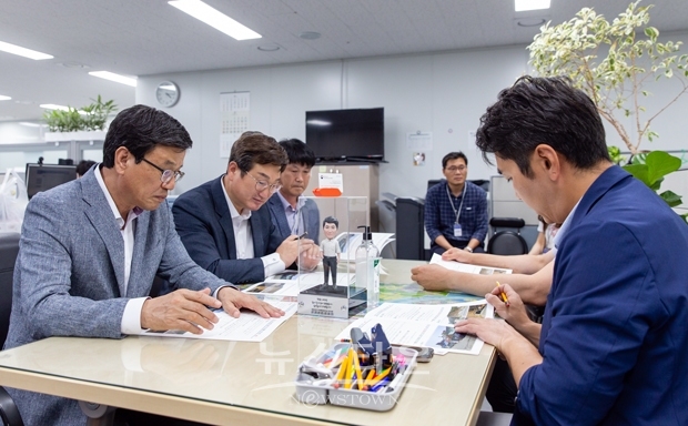 김돈곤 청양군수가 지난 7월 14일 세종시 행정안전부를 방문하여 6개 사업에 국비 50억 원 지원을 건의했다.