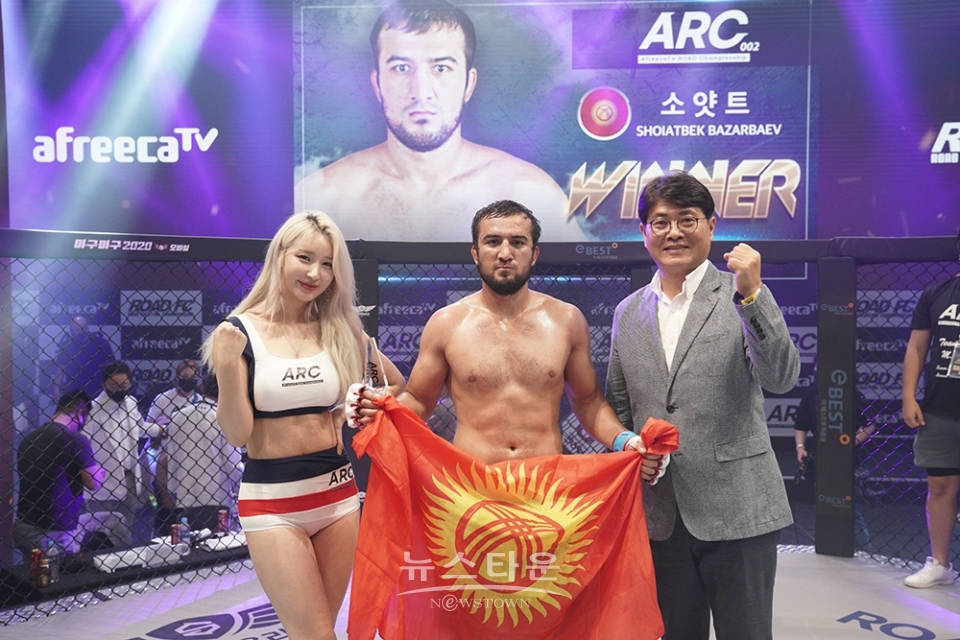 제 7경기 -77kg 웰터급 신동국 VS 소얏트 / 고득용기자 ⓒ뉴스타운