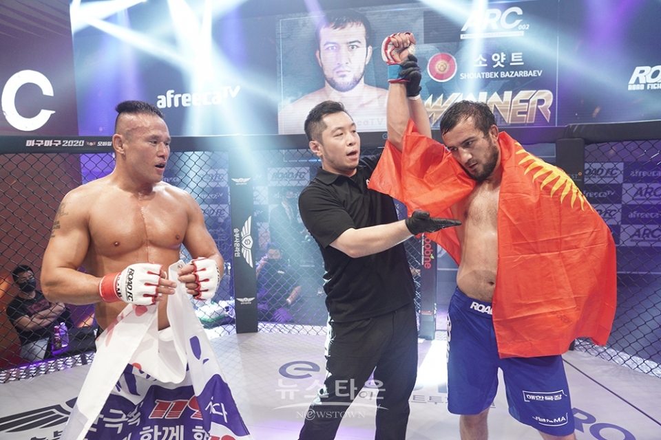 제 7경기 -77kg 웰터급 신동국 VS 소얏트 / 고득용기자 ⓒ뉴스타운