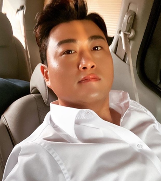 '비폐색' '신경증적장애' '불안정성 대관절' (사진 : 김호중 SNS)