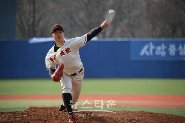오세준(공주고3), 왼손 정통파 공주고 에이스 오세준의 투구 모습 / 고득용기자 dukyong15@naver.com ⓒ뉴스타운