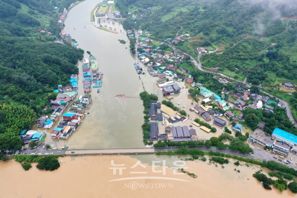 물에 잠긴 화개장터 일대