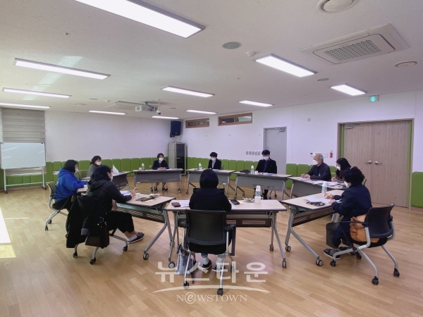 학대 피해아동 학부모와 관계자 간담회 모습