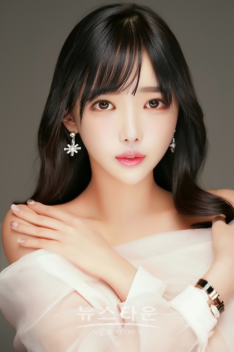 배우 진아림(박세미) , 화보 속 '인형 같은 비주얼' 시선강탈