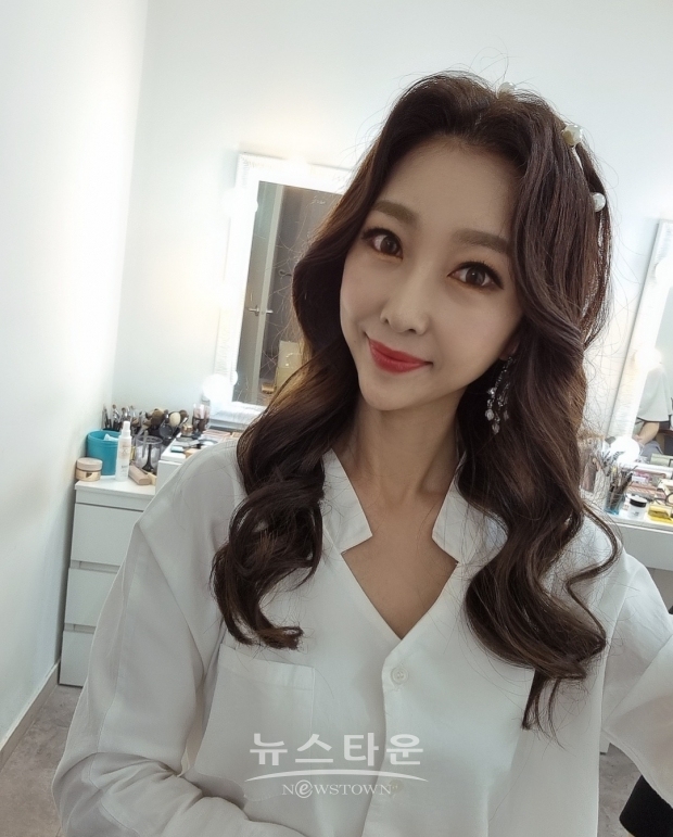 헤어, 메이크업을 마친 이선율