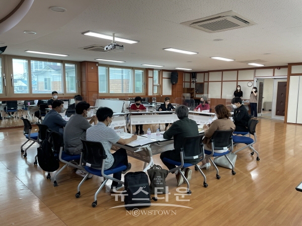 적정 문화도시 진주 조성을 위한 시민그룹 혁신 워크숍 모습