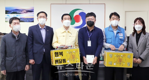 ‘칭찬하면 행복배달통(通)이 간다’ 10월 주인공 김선태 주무관