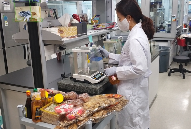 설성수식품 검사 관련 사진