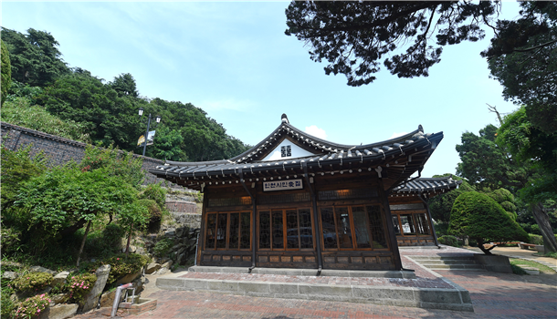 인천시 등록문화재 제1호 : 송학동 옛 시장관사