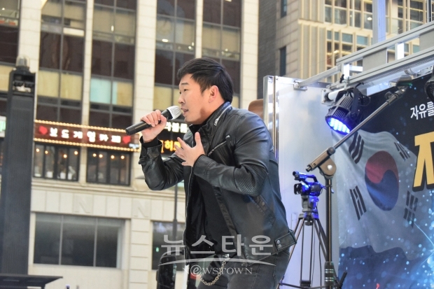 싱어송라이터 백다빈