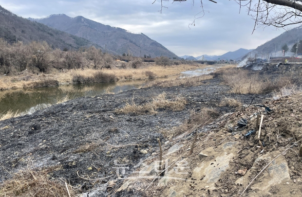 지난 1월 22일 금산군 복수면의 한 갈대밭에서 쓰레기를 태우던 중 인접한 잔디(잡풀) 등으로 불씨가 옮겨 붙어 약 2만㎡가 소실됐다.