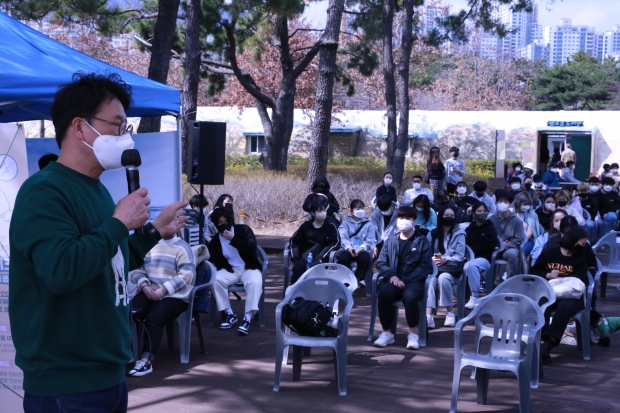 김병석 부산경상대학교 반려동물과 학과장 강연