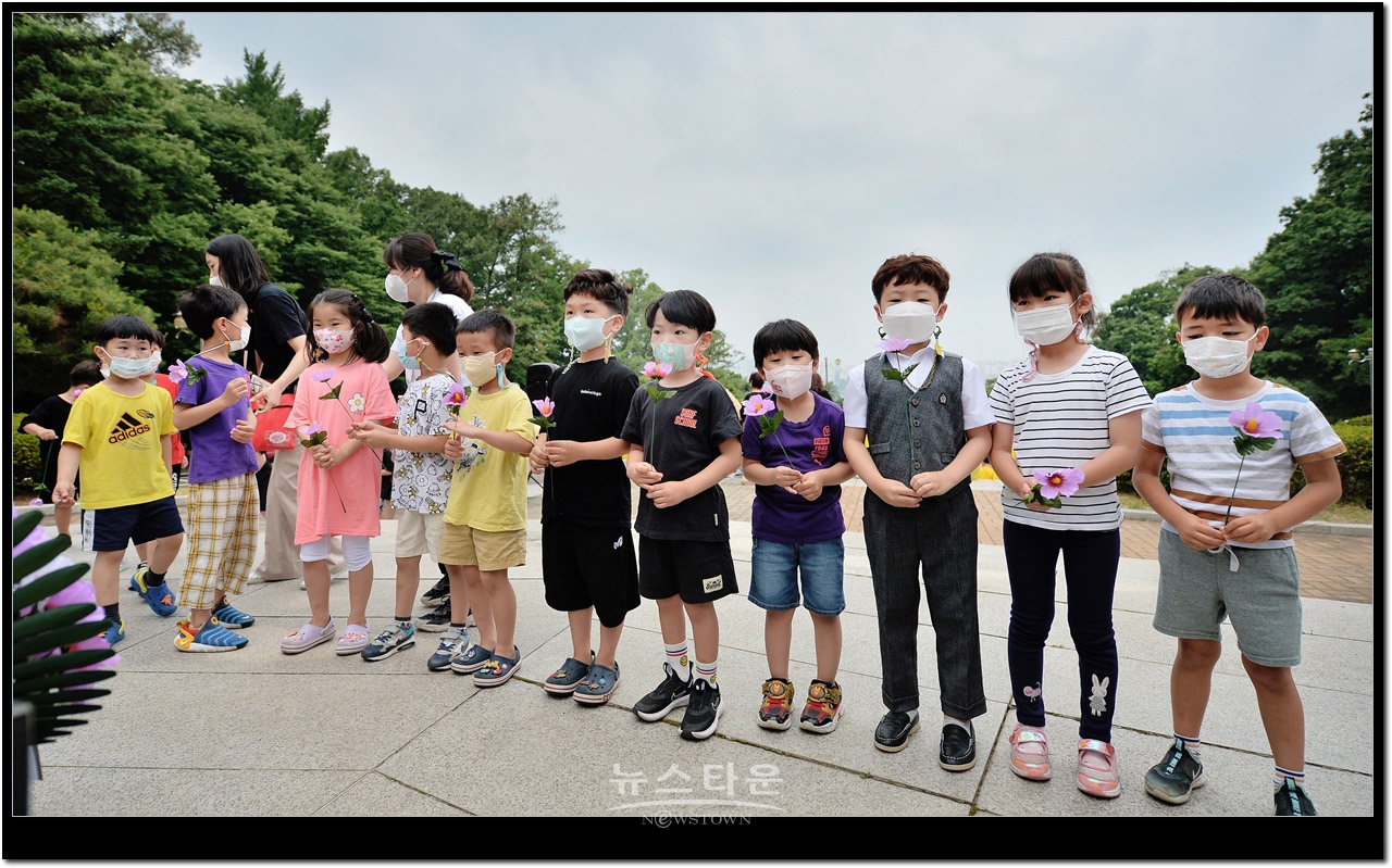 어린이 보훈정신함양 무궁화한송이 헌화 행사