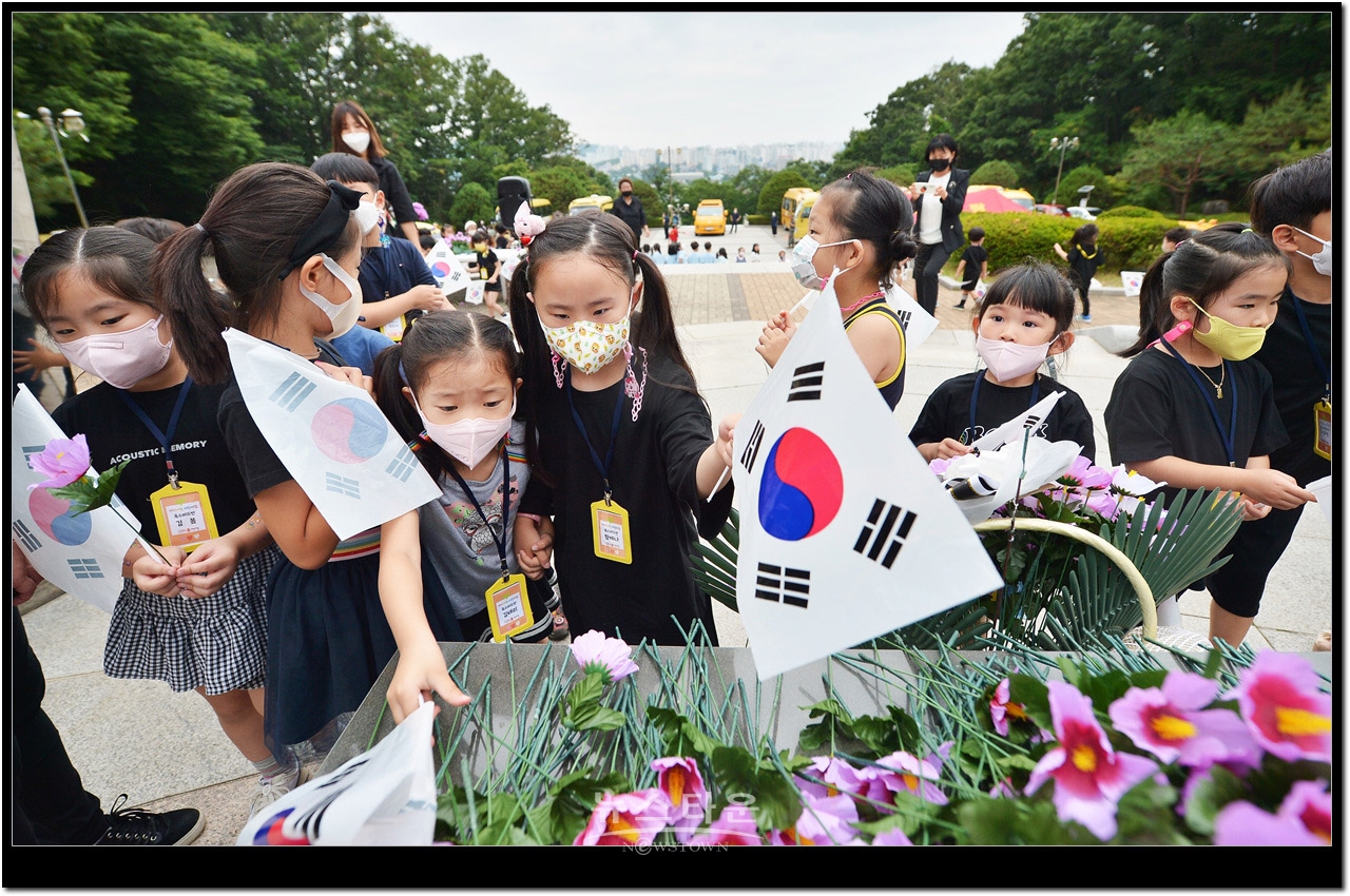어린이 보훈정신함양 무궁화한송이 헌화 행사