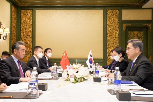 7월 7일 G20 외교장관회의 계기 왕이 외교부장과 한중 외교장관 회담(출처:외교부)