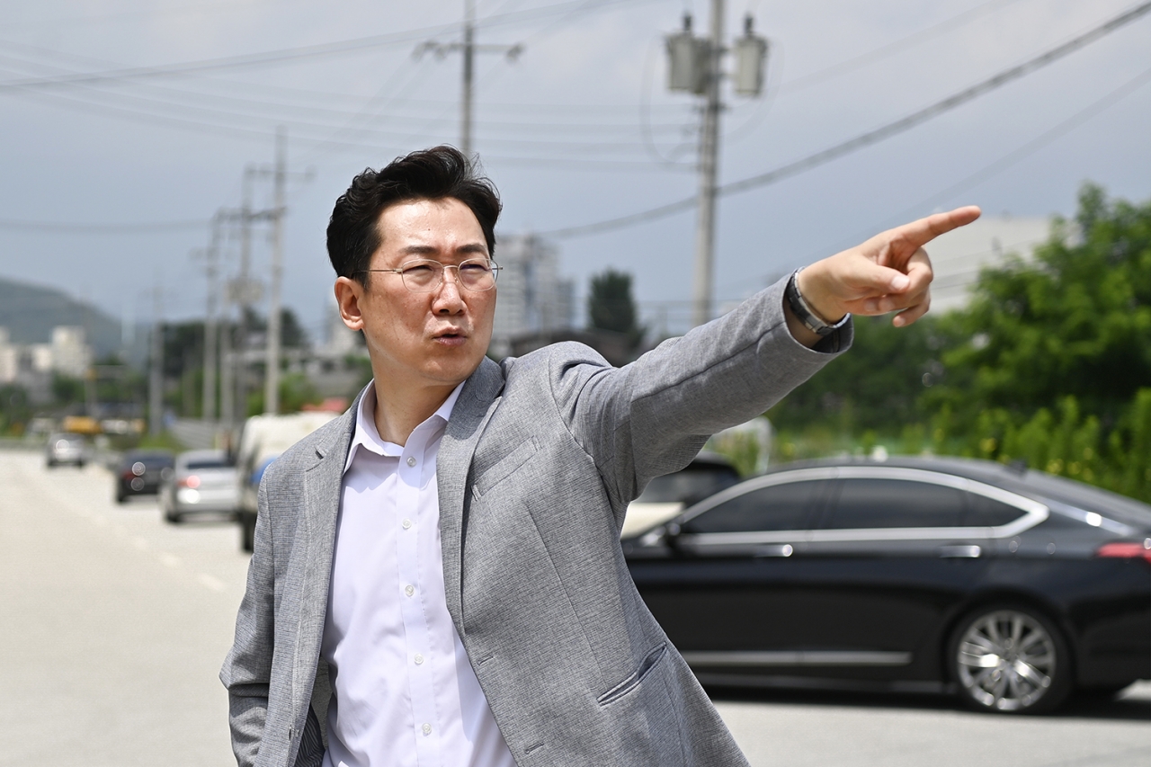 시내 도로에서 전동킥보드 단속관련 지시하는 원주시장