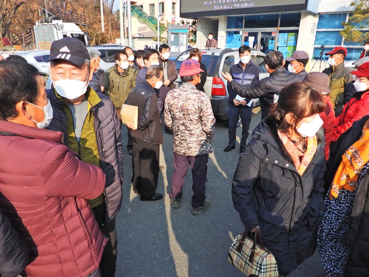 2021년 12월 23일 귀래복지센터에서 개최하려던 환경영향평가서(초안) 주민설명회 사진
