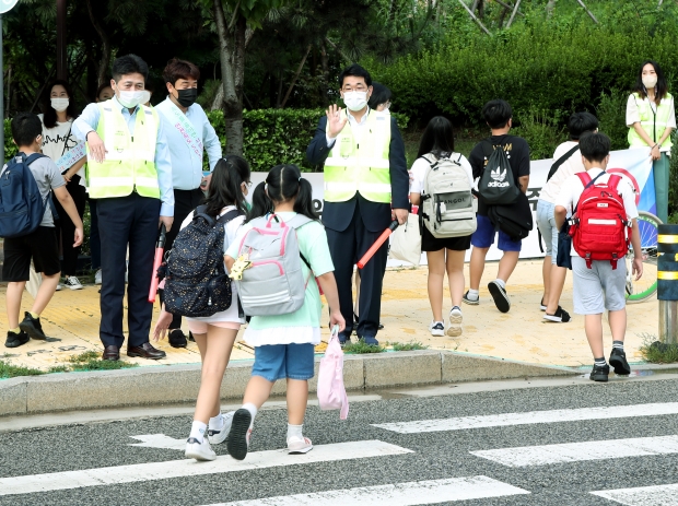 영종초등학교 교통안전 캠페인