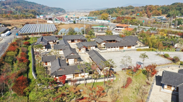 한옥마을 전경