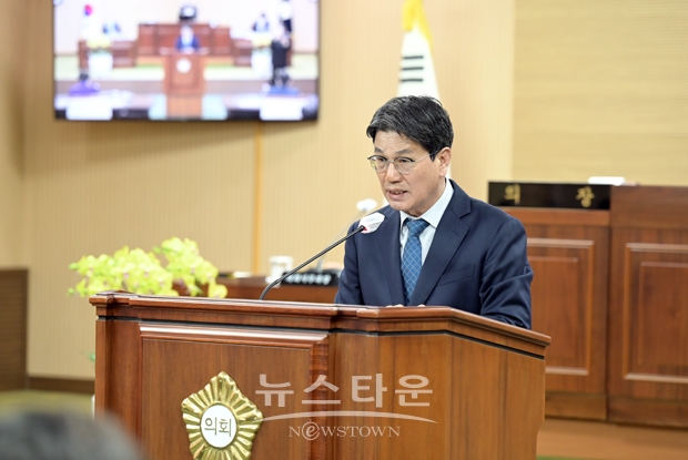 김돈곤 청양군수가 11월 29일 제286회 청양군의회 제2차 정례회에 참석, 사상 처음으로 6,000억 원대를 돌파한 2023년도 본예산의 주요 내용과 군정 운영 방향을 밝혔다.
