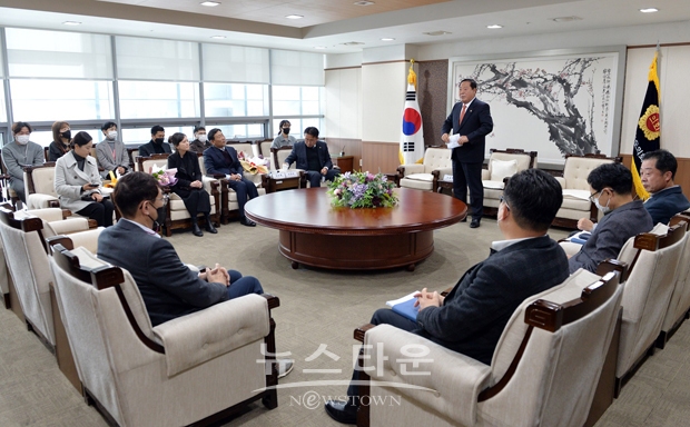 ‘2022년 도의회 독서왕’ 선정패 수여식