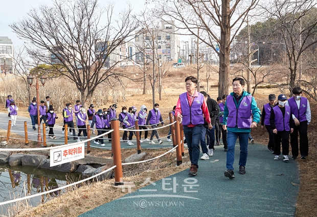 ‘신정호 아트밸리·곡교천 아트리버파크 건강 걷기 프로그램’