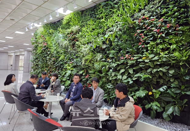 생활밀착형 숲 실내정원 조성사업