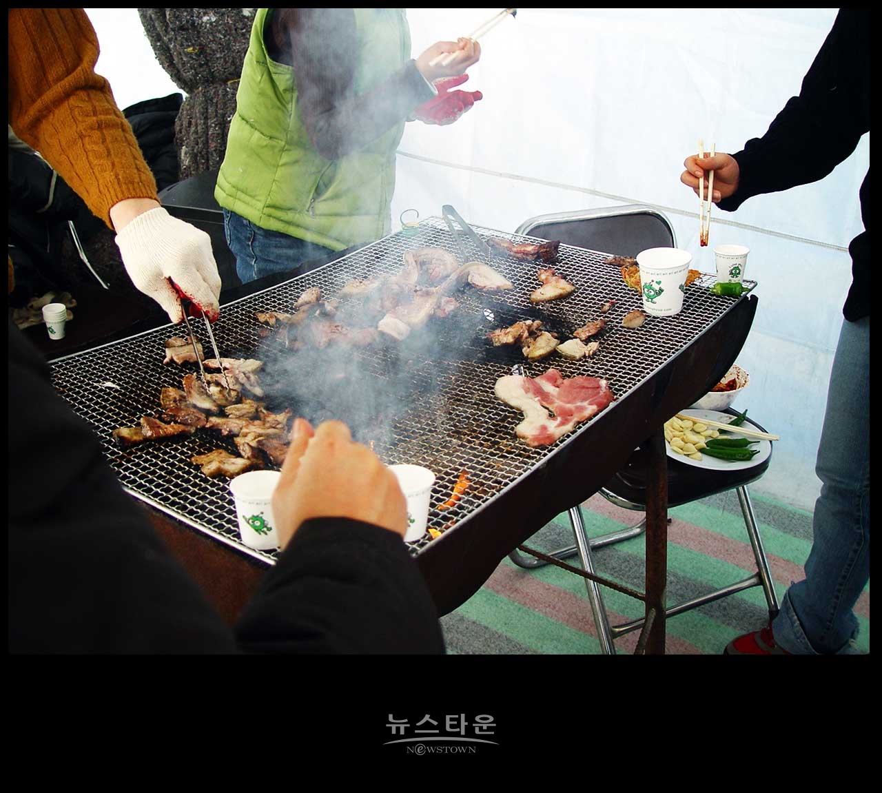 아쉬운인제빙어축제 : 2003년 빙어축제 자료사진