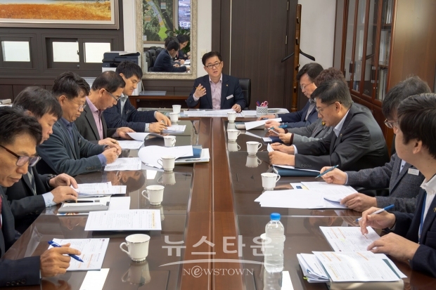 강관식 부시장을 비롯해 국·소장, 부서장 등 간부 공무원 등이 참석한 가운데 각 부서에서 추진하고 있는 사업 중 시민 생활과 밀접하고 파급효과가 큰 사업 등을 분석하고 24개의 핵심과제를 선정했다.