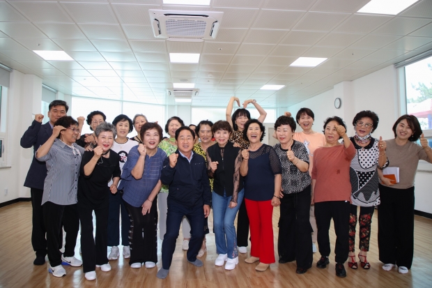남양주시노인복지관 방문 기념사진