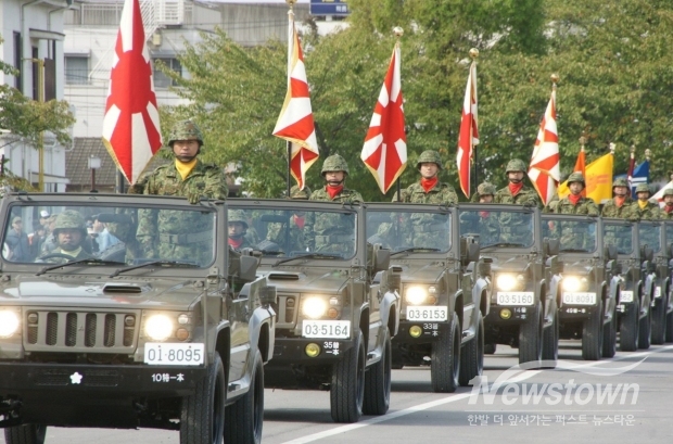 일본 자위대 차량 행진 / 사진=위키피디아