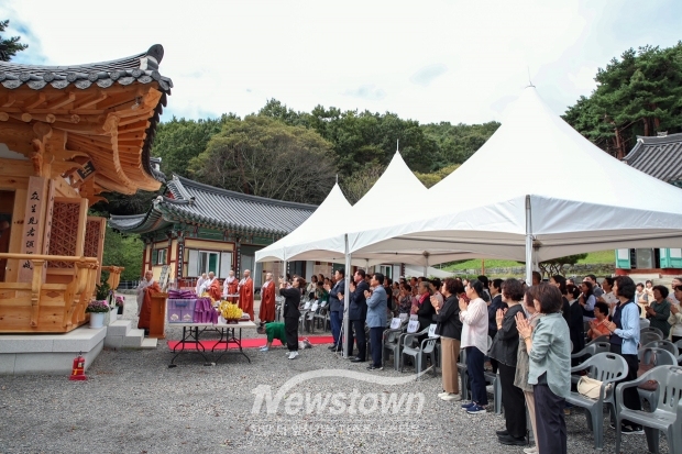 당진 영탑사 금동비로자나불삼존좌상 이운(移運) 및 봉안식