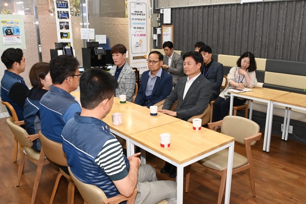 조용익 부천시장과 부천시 공무원 노사 간담회 모습