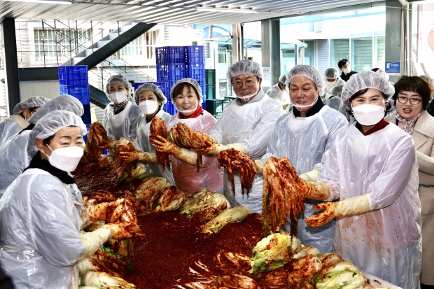 김해시 연말 김장으로 사랑 나눔/사진 김해시 제공