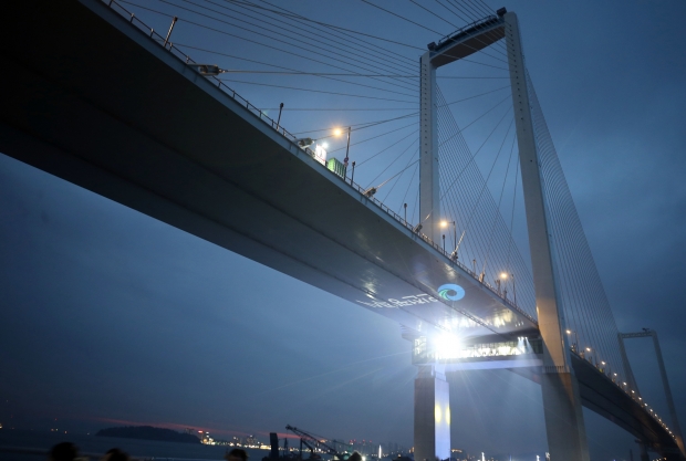 교량 하부 미디어파사드 연출