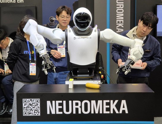 CES2026 현장에서 시연중인 뉴로메카 휴머노이드 ‘EIR(에이르)’