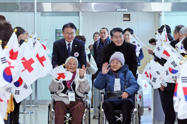 251218 사할린동포 영주귀국 단체입국 환영식 사진.