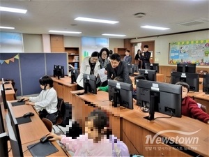 홍정표 제2부교육감 학교 현장 방문 모습/경기도교육청 제공<br>