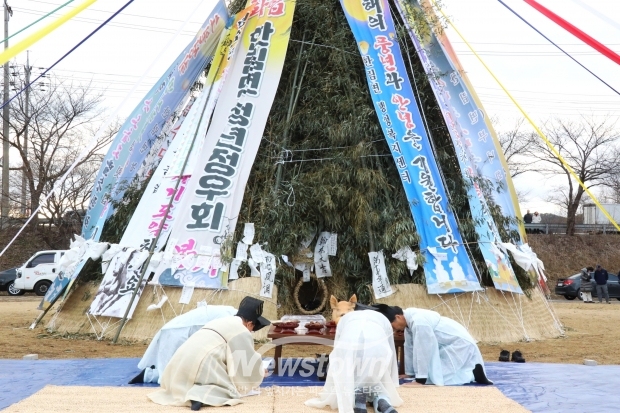 ​한림면 정월대보름 달집태우기/사진 김국진기자​