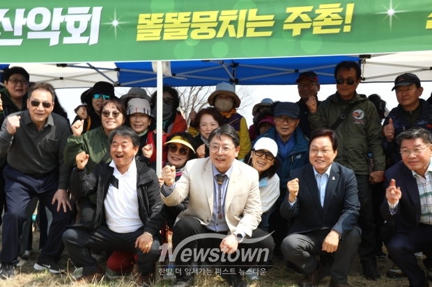 김해열정산악회 3월 정기산행/사진 김국진기자