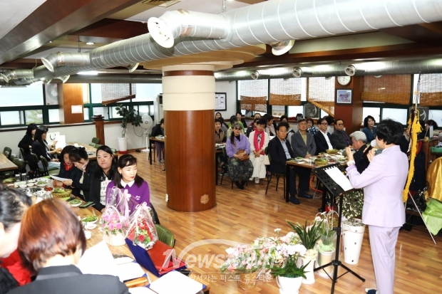 목련회 경남지부 회장 이취임식/사진 김국진기자