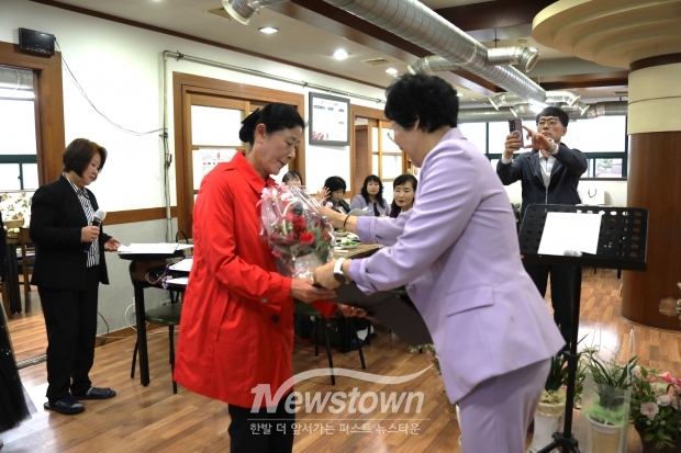목련회 경남지부 회장 이취임식/사진 김국진기자