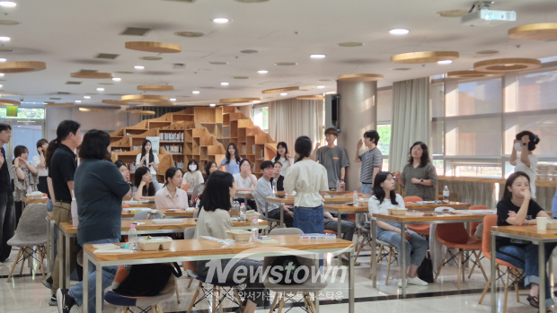 인천시교육청은 지난 6월 9일부터 25일까지 총 6회에 걸쳐 관내 초·중·고등학교 교사 40명을 대상으로 '2026년 상반기 인천형 학교민주시민교육 교사 아카데미'를 운영했다. / 인천교육청