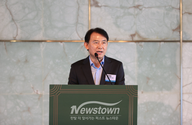 최현덕 남양주시장 당선인이 29일 서울 중구 더 플라자 호텔에서 열린 ‘민선 9기 지방선거 당선자 사회연대경제 정책간담회’에서 인사말을 하고 있다. / 남양주시