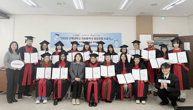 홍보 콘텐츠제작 및 의료통역사 자격 취득 모습/사진 김해시제공