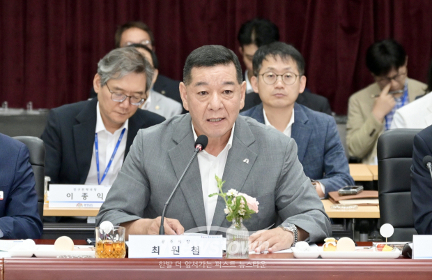 충남 지방정부회의에 참석한 최원철 공주시장(사진 / 공주시 제공)