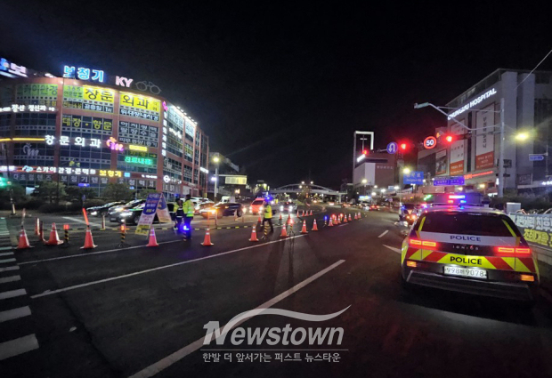 심야 시간대 오토바이 소음 단속(사진 / 천안서북경찰서 제공)