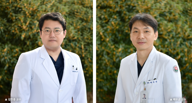 (왼쪽부터)김현종·배우균교수