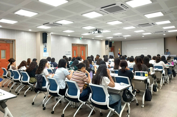 직무연수 모습/사진 김해교육지원청 제공